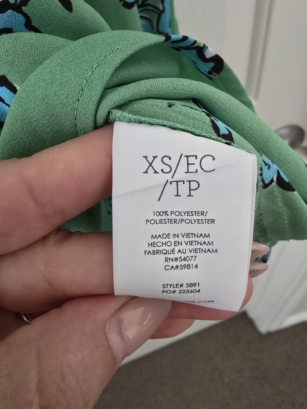 CAbi Go To Blouse Style 5891 Green Blue Floral Button Front XS - Picture 4 of 7